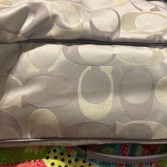 This authentic signature coach diaper bag - Picture 4 of 5